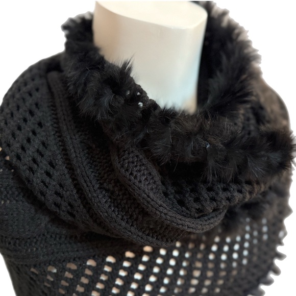 Tom & Eva Black Infinity Scarf - Rabbit Fur Trim - Picture 4 of 8